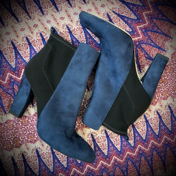 Beautiful Ivanka Trump Blue Suede/Black Elastic Ankle Boots - Picture 2 of 12